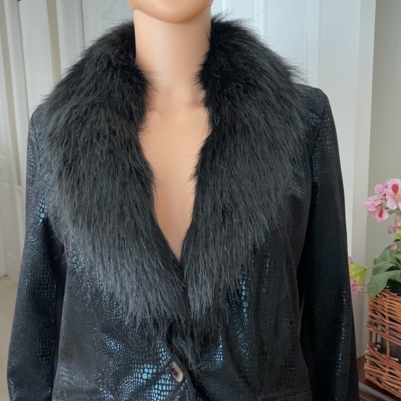 NWT Chico’s black faux leather faux fur collar jacket - Picture 3 of 16